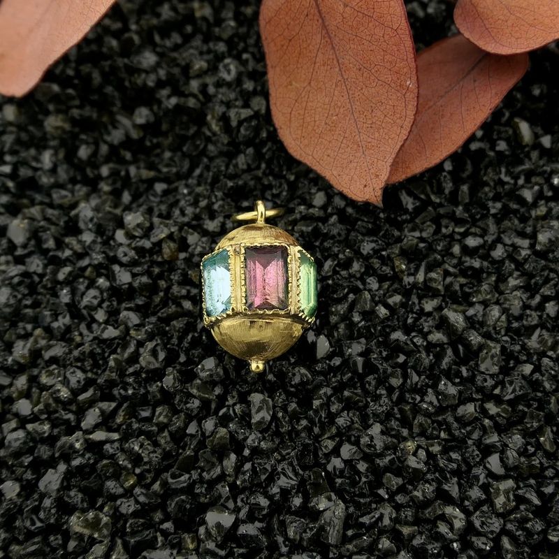 Image 2 of 18 ct. Gold Oriental pendant with colored zirconias