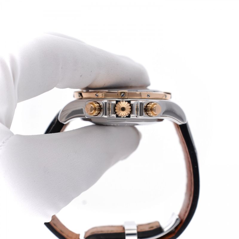 Image 7 of Breitling Chronomat B01 44mm CB011012/B968; Gold/Steel Watch