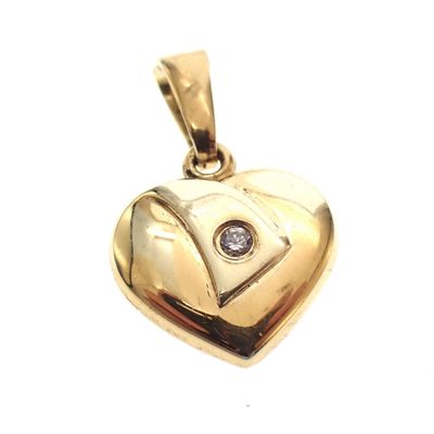 Image 1 of Gold pendant of a heart with zirconia