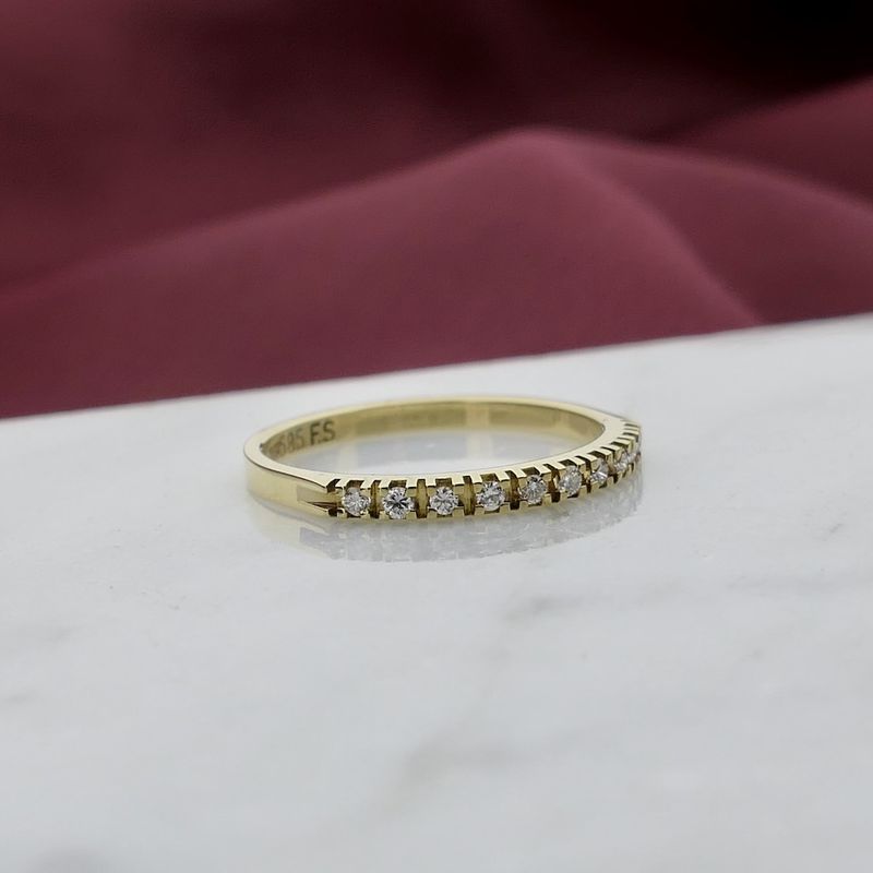 Image 7 of Gold ring with diamond | 0.10 ct.