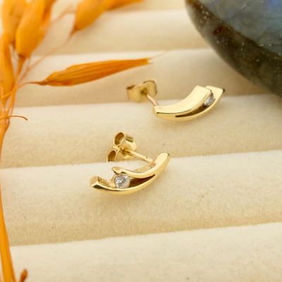 Gold stud earrings with diamond; 0.08 ct. Image 2 of Gold stud earrings with diamond; 0.08 ct.