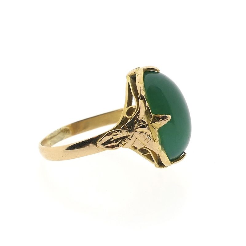 Image 5 of Vintage gold ring with chrysoprase