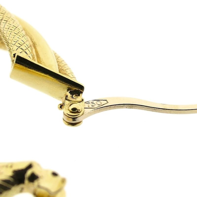 Image 5 of Gold hoop earrings with pattern; Ø 25 mm