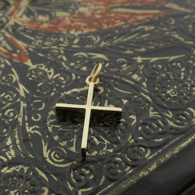 Image 2 of Gold pendant of a cross