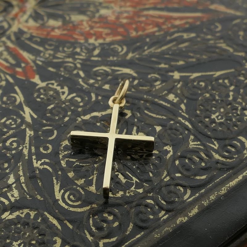 Image 2 of Gold pendant of a cross