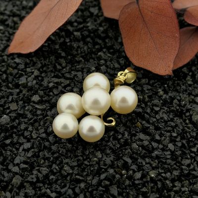 Image 2 of Vintage gold pendant like a cluster of pearls