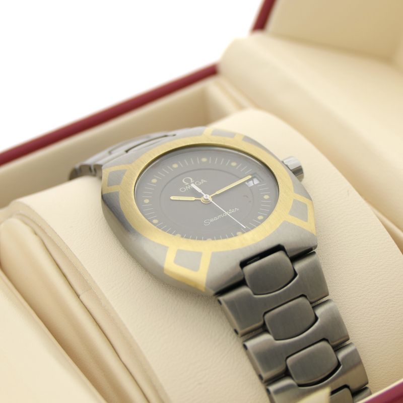 Image 18 of Omega Seamaster Titane 120m; 18k gold/titanium watch