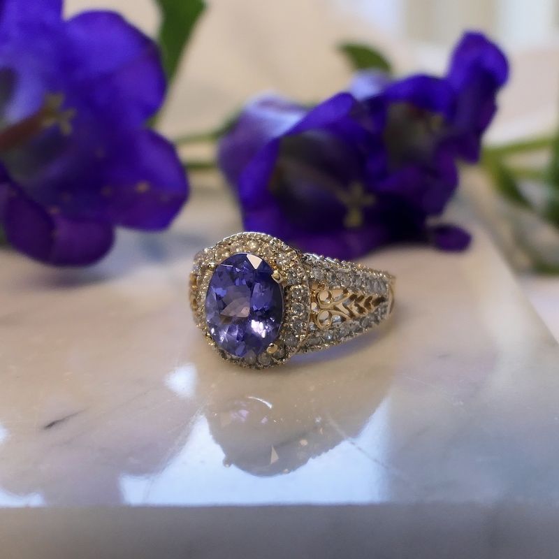 Image 7 of Gold ring with tanzanite and diamond | 0.48 ct.