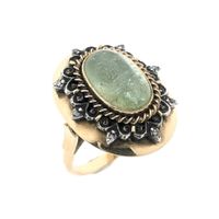 Gold ring with green Beryl