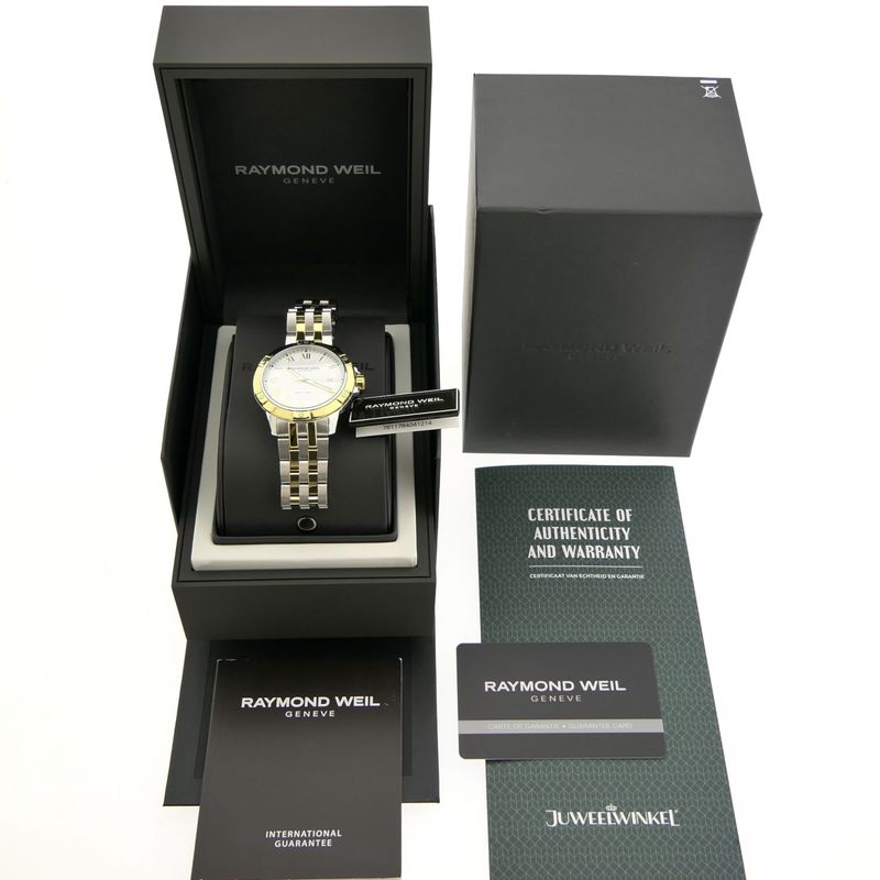Image 16 of Raymond Weil Tango 8160-STP-00308; Bi-color men's watch