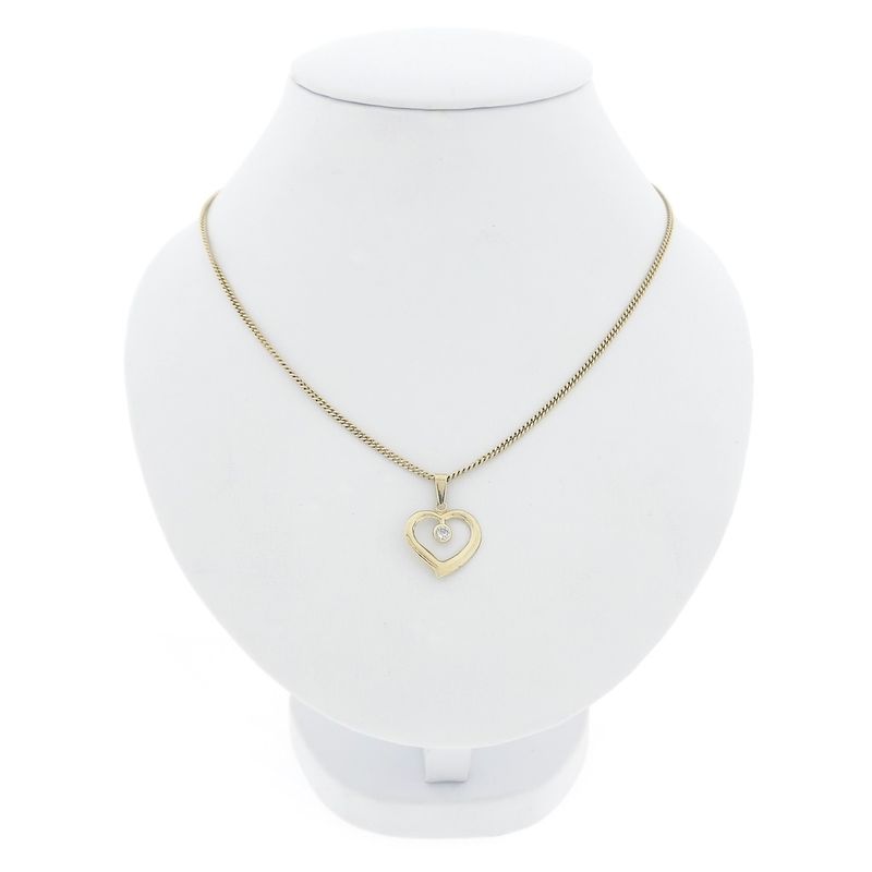 Image 7 of Gold pendant of a heart with zirconia