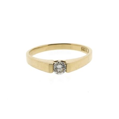 Gold solitaire ring with diamond; 0.25 ct. Image 2 of Gold solitaire ring with diamond; 0.25 ct.