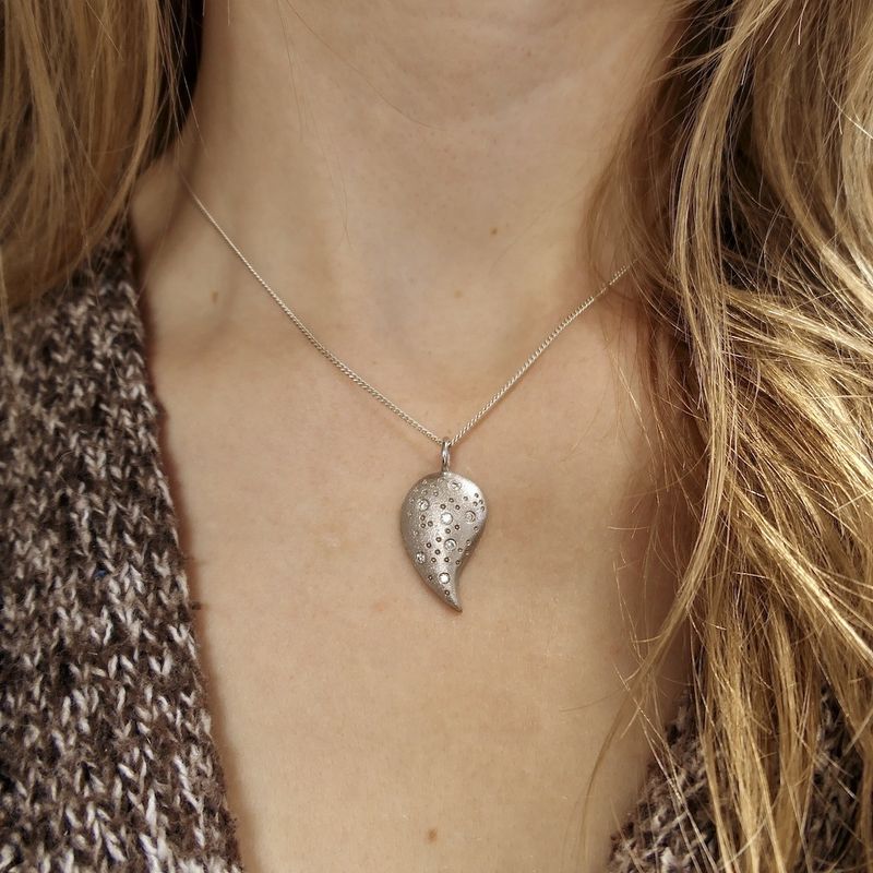 Image 7 of White gold pendant with diamonds; 0.13 ct.