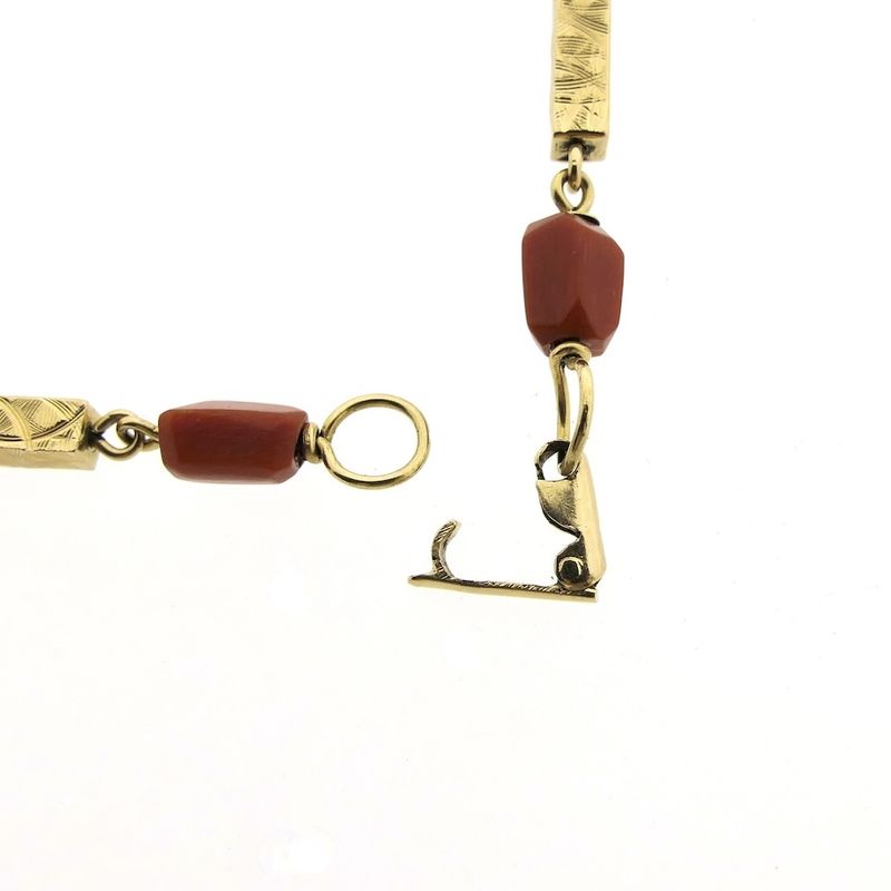 Image 5 of Vintage gold bracelet with red coral