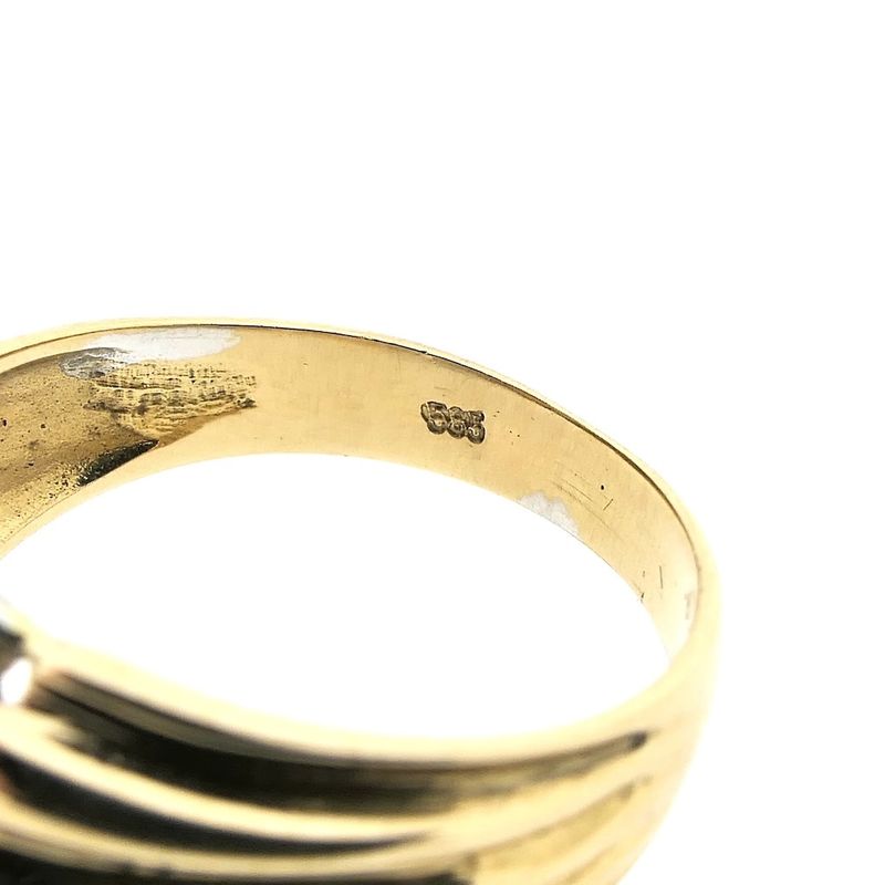 Image 5 of Two-tone gold ring with diamonds; 0.19 ct.