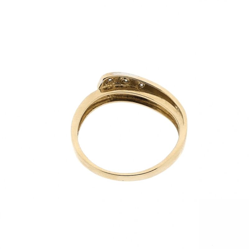 Image 6 of Gold ring with diamond; 0.015 ct.
