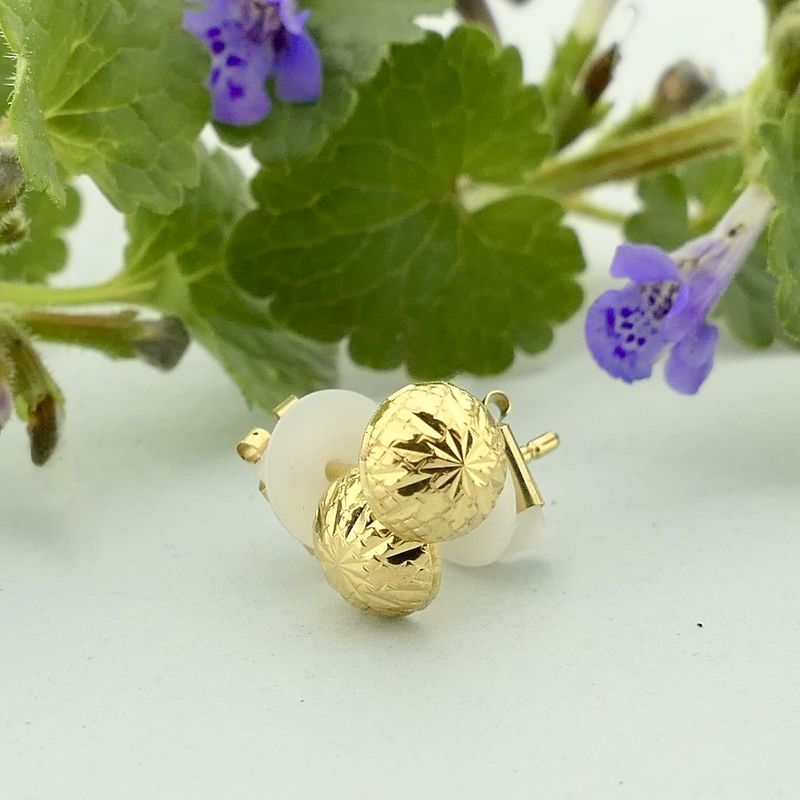 Image 2 of Golden subtle stud earrings