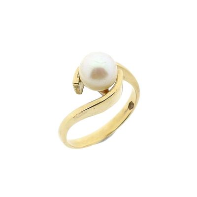 Image 1 of Gold ring with pearl