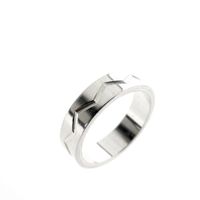 Silver ring with a zigzag relief