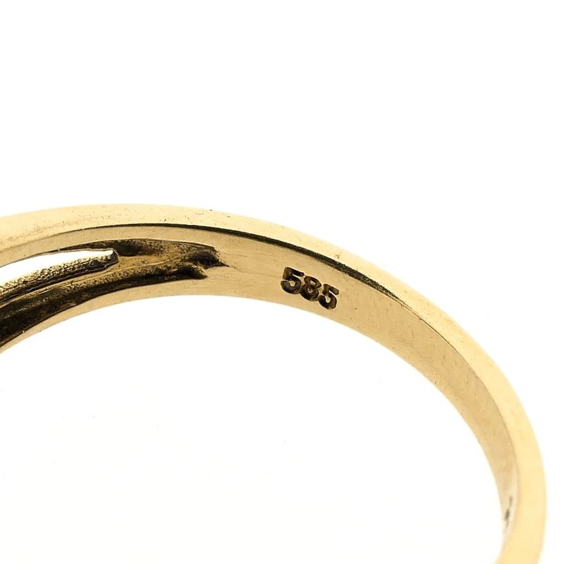 Image 7 of Gold signet ring with blue cameo and diamond | 0.04 ct.