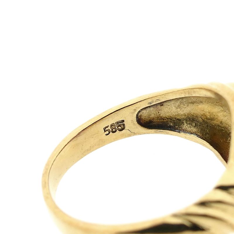 Image 8 of Vintage Gold Ring with Synthetic Purple Gemstone
