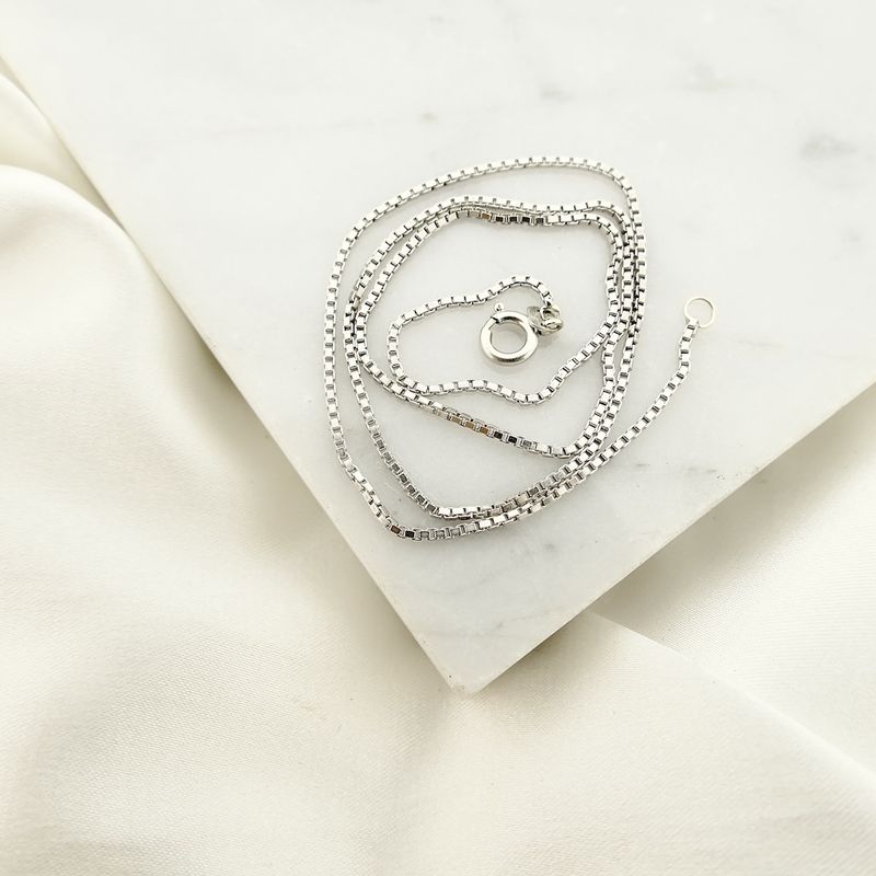 Image 8 of White gold Venetian link chain