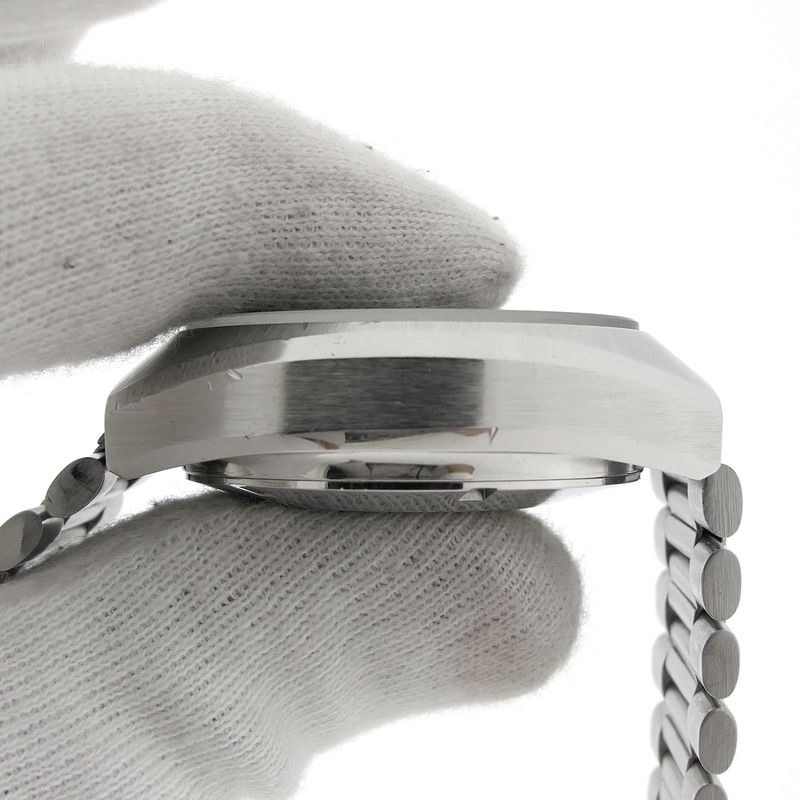 Image 12 of Omega Speedmaster Mark II 'Racing Dial'; Vintage chronograph men's watch