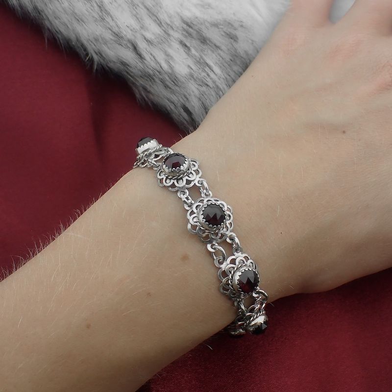 Image 7 of Vintage silver bracelet with garnet; Boat bracelet | Ø 56 mm