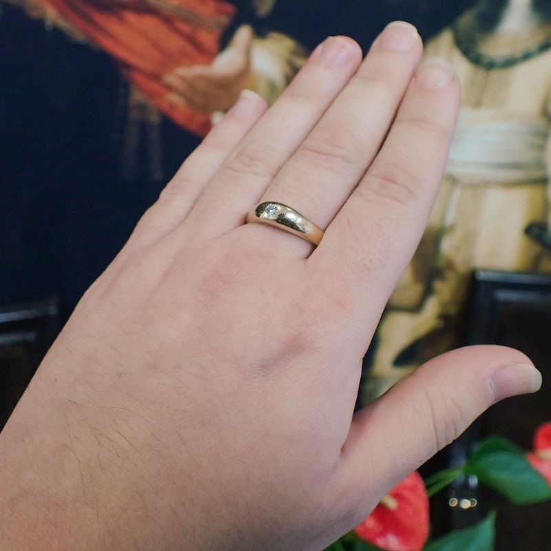 Image 2 of Gold solitaire ring with diamond; 0.05 ct.