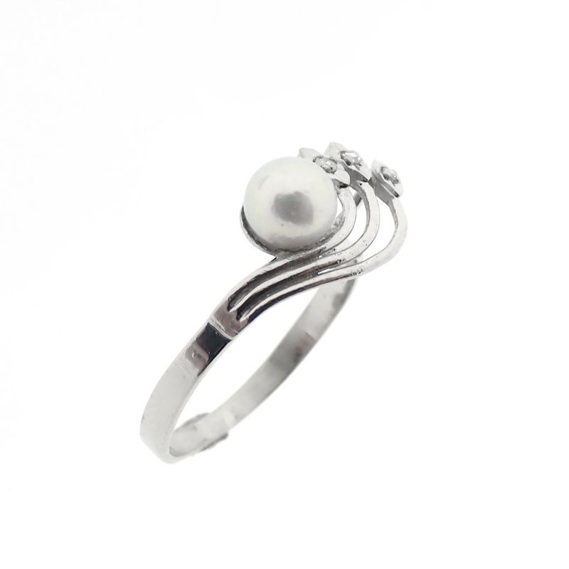 Image 1 of White gold ring with pearl and diamonds | 0.0015 ct.