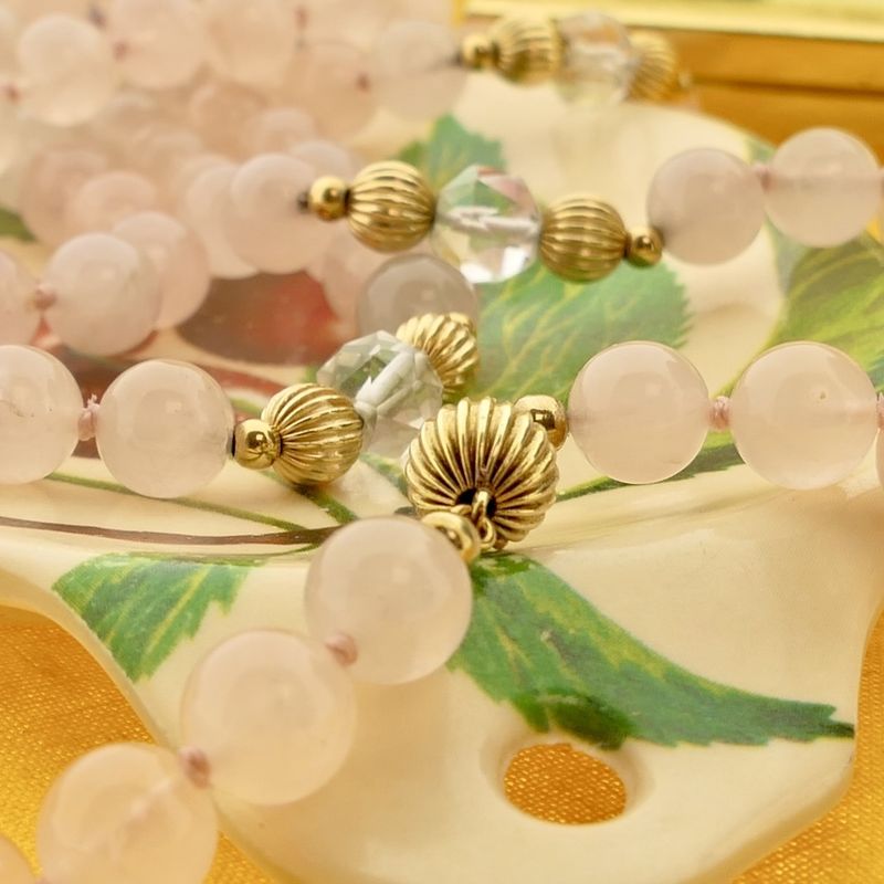 Image 5 of Rose quartz bead necklace with gold decorative clasp