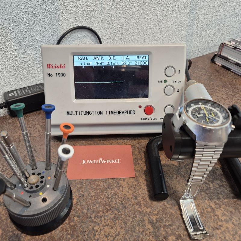 Image 22 of Omega Flightmaster 145.036; Vintage chronograph pilot watch