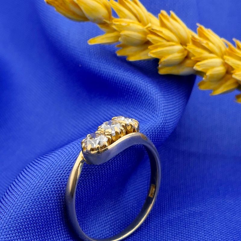 Image 2 of Gold ring with diamonds; 0.67 ct.