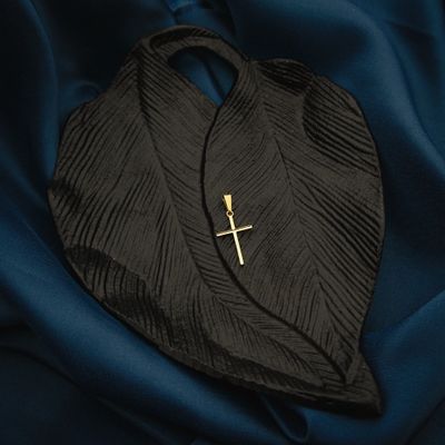 Image 2 of Gold pendant of a cross