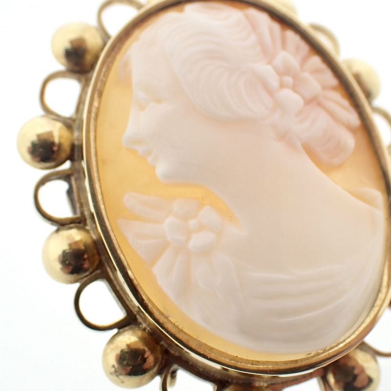 Image 3 of Antique gold brooch with cameo