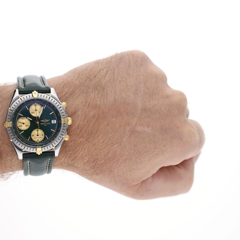 Image 21 of Breitling Chronomat Chronograph 'Racing Green' B13048; Automatic men's watch