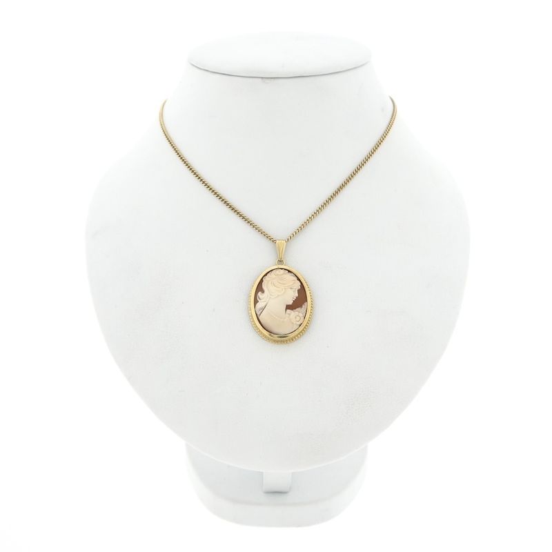 Image 3 of Vintage gold pendant with cameo