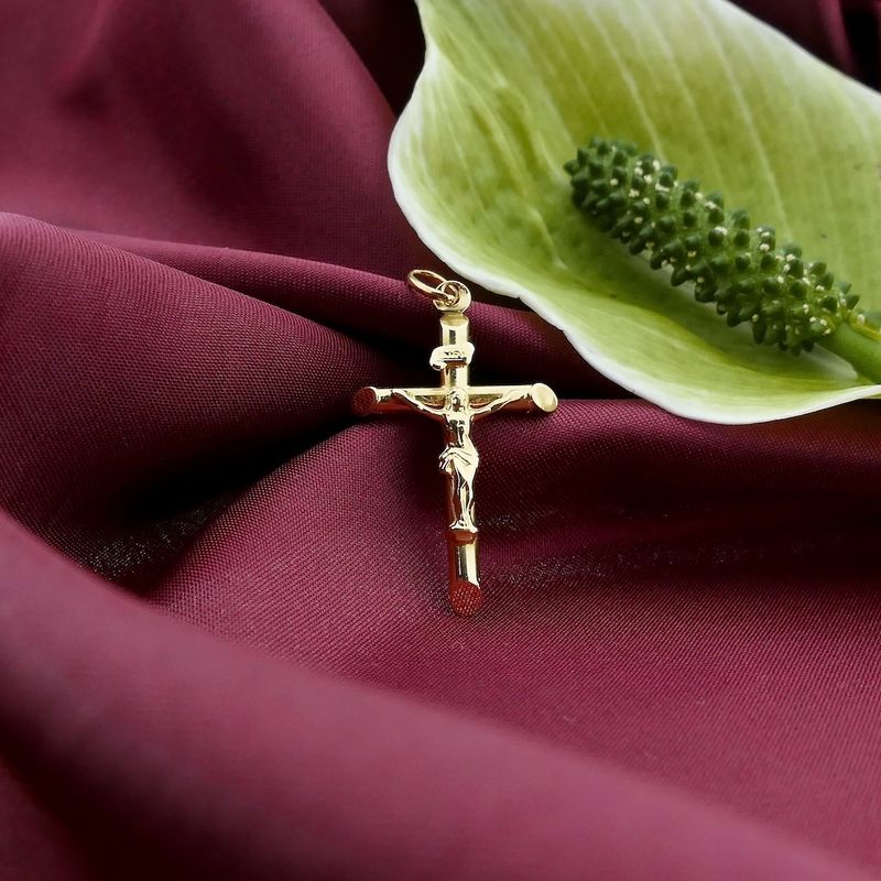 Image 2 of 19.2 ct gold pendant of a cross with corpus | INRI