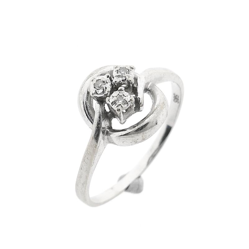 Afbeelding 1 van Witgouden ring met diamanten; 0,06 ct.