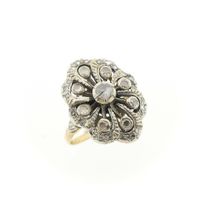 Victorian gold ring with rose-cut diamonds; approx. 0.40 ct.