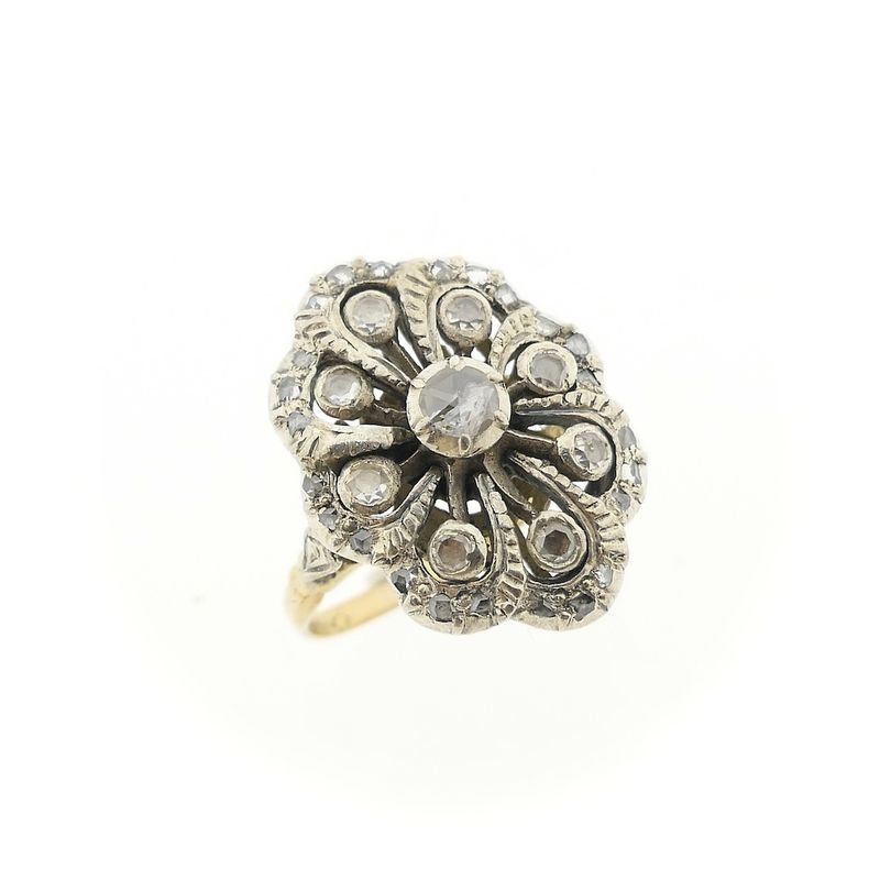 Image 1 of Victorian gold ring with rose-cut diamonds; approx. 0.40 ct.