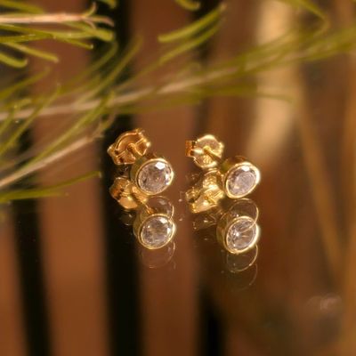 Image 2 of Gold stud earrings with zirconia