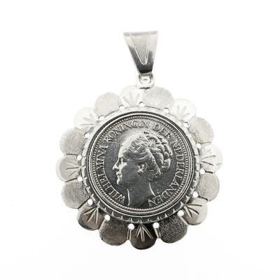 Image 1 of Silver quarter as a pendant | Wilhelmina 1941