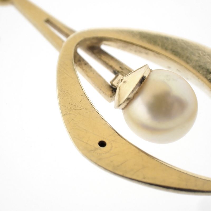 Image 5 of Golden fantasy pendant set with a pearl