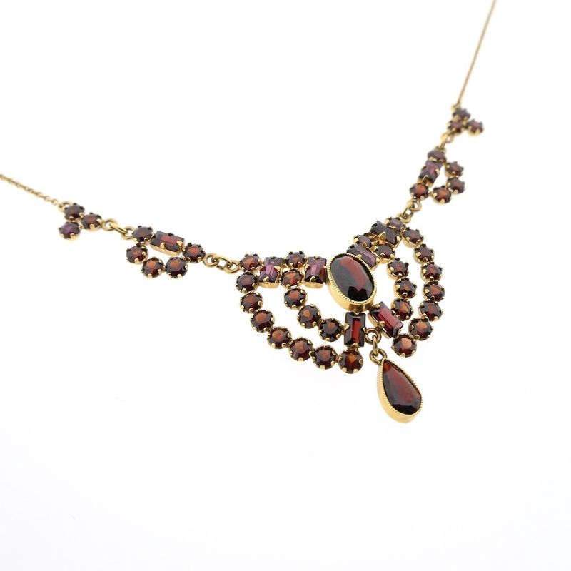 Image 5 of Vintage gold necklace with garnet