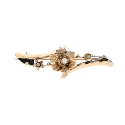 Image 1 of Vintage gold flower brooch with pearl