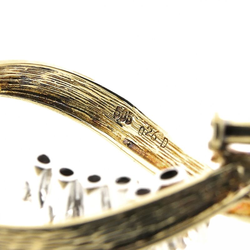 Image 6 of Gold brooch with diamonds; 0.26 ct.