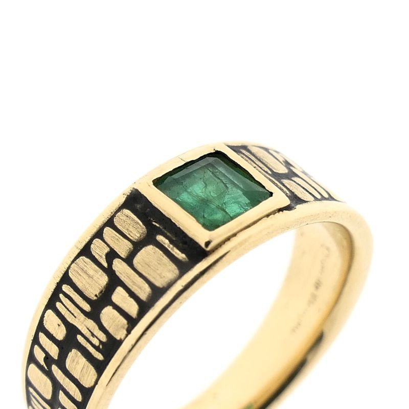 Image 3 of Gold ring with emerald