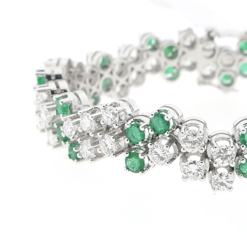 Image 42 of Exclusive white gold bracelet with emerald and diamond; 7.40 ct. + IGI Certificate