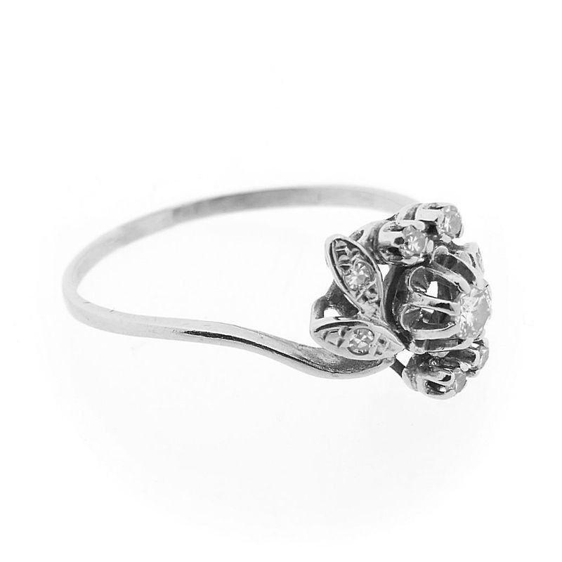 Image 9 of White gold ring with diamond 0.15 ct.